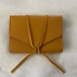 Glass Ladder Katherine Tech Organizer Roll